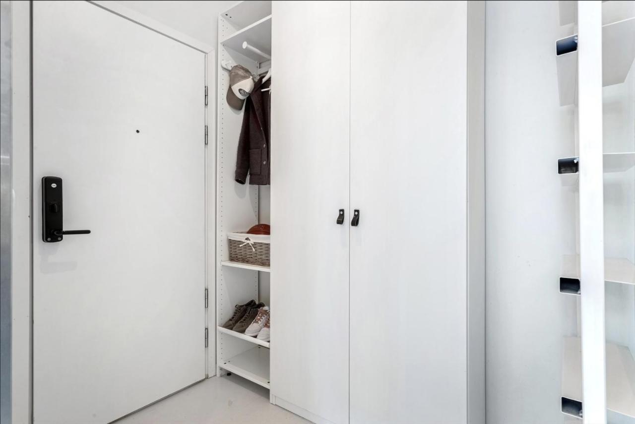 Lovely 2-bedroom Vacation In ! Lägenhet